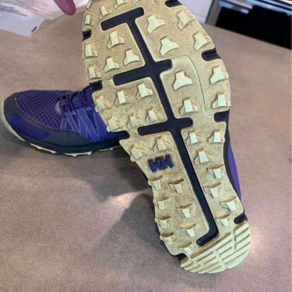 helly HANSEN terrak sneakers. HELLY grip for hiking, walking, trekking. Purple - Picture 9 of 10